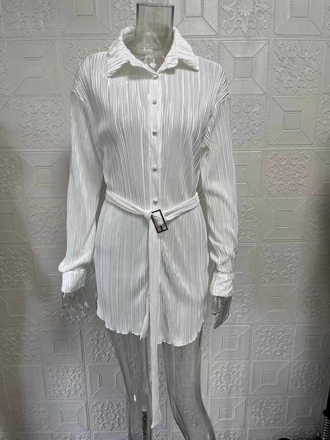 R&B | Langärmeliges Kleid mit Schnürsenkeln und elastischer Taille