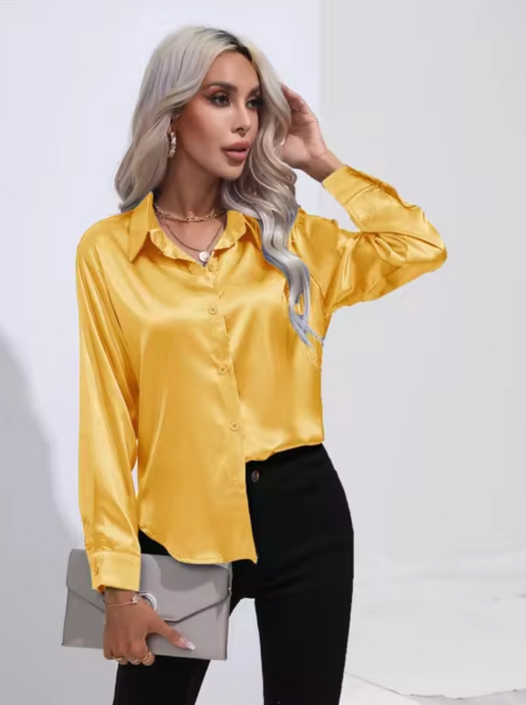 Satinbluse mit langen Ärmeln