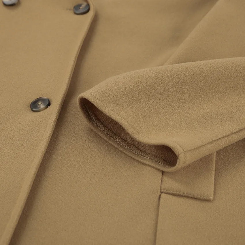 R&B | elegante braune Wolljacke mit doppelter Knopfreihe, halblang