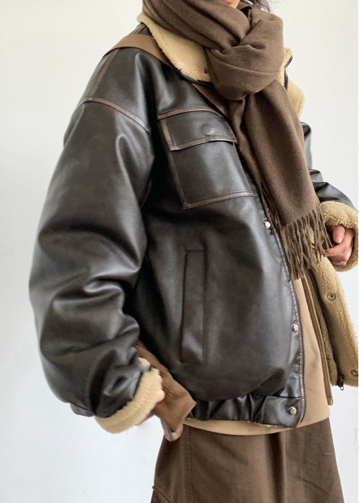 R&B | Inspirierte Lammfleece gefütterte Lederjacke – Unisex-Stil
