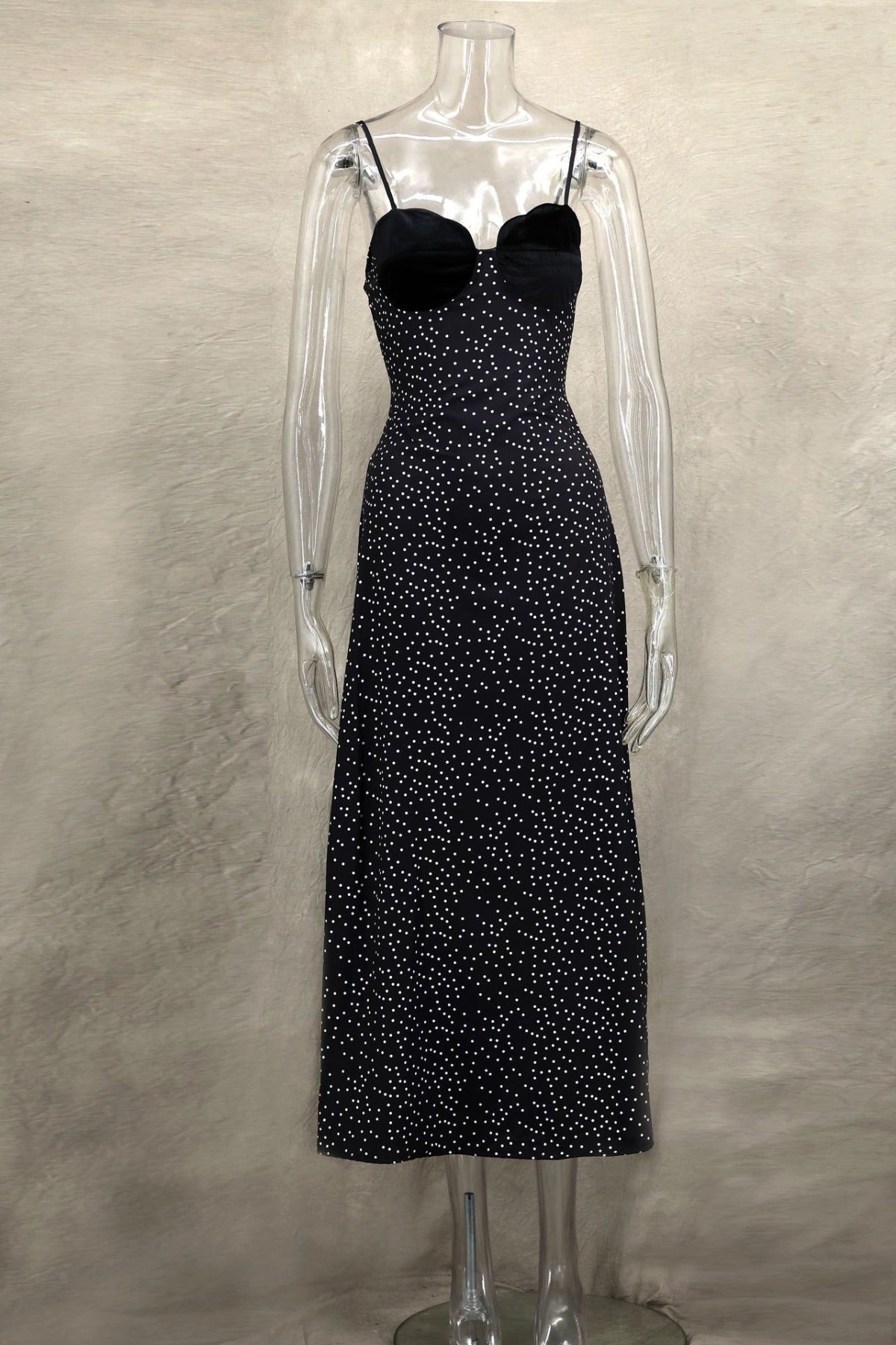 R&B | Kontrastfarbenes Kleid mit Polka-Dot-Print