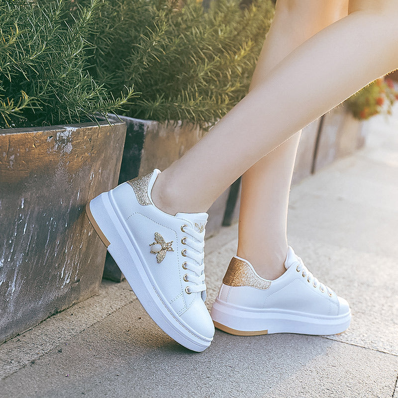 Damen modische Sneakers mit schimmernden Akzenten und Bienenapplikation R&B