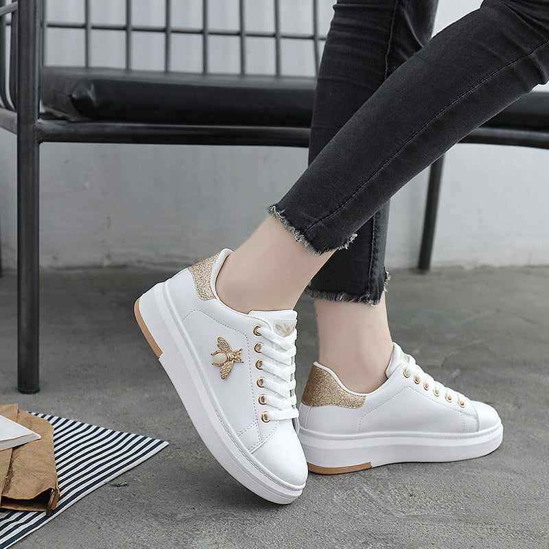 Damen modische Sneakers mit schimmernden Akzenten und Bienenapplikation R&B