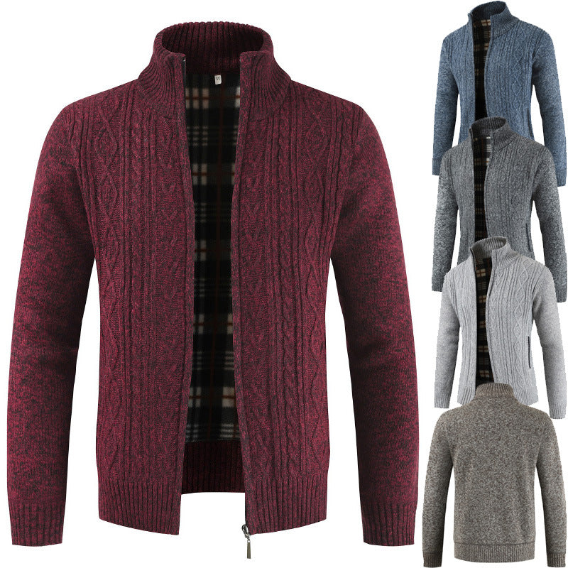 Herren Strickjacke mit Stehkragen und modernem Zopfmuster