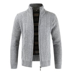 Herren Strickjacke mit Stehkragen und modernem Zopfmuster