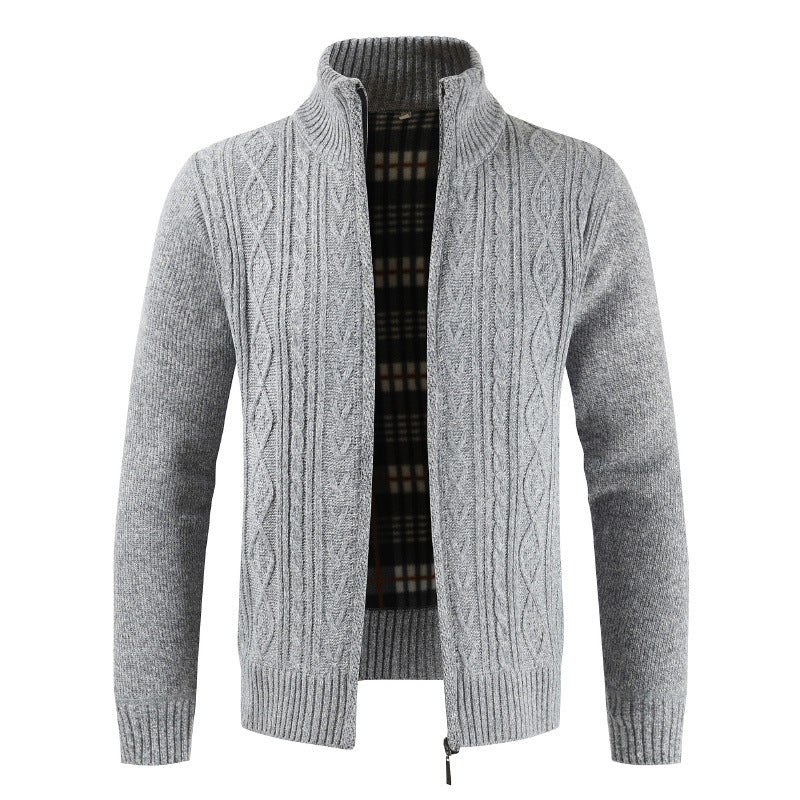 Herren Strickjacke mit Stehkragen und modernem Zopfmuster