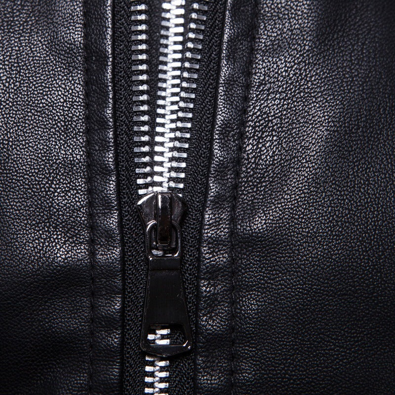 Herren Kunstleder Kapuzenjacke mit sportlichem Schnitt und einzigartigen Details