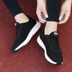 Damen Sportliche Slip-On Sneakers mit atmungsaktivem Strickoberteil