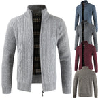 Herren Strickjacke mit Stehkragen und modernem Zopfmuster