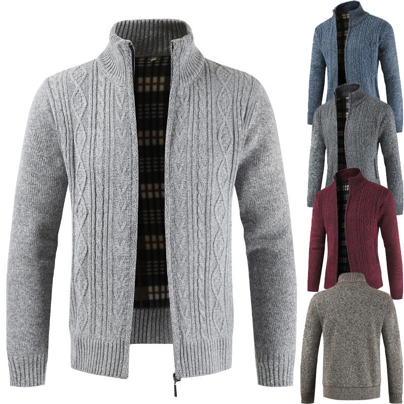 Herren Strickjacke mit Stehkragen und modernem Zopfmuster