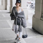 Damen Grobstrickjacke mit geflochtenem Gürtel und voluminösen Ärmeln R&B