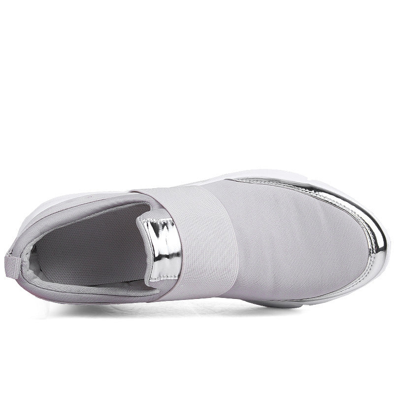 Damen modische Slip-On Sneakers mit atmungsaktiver Oberfläche und goldenen Akzenten R&B