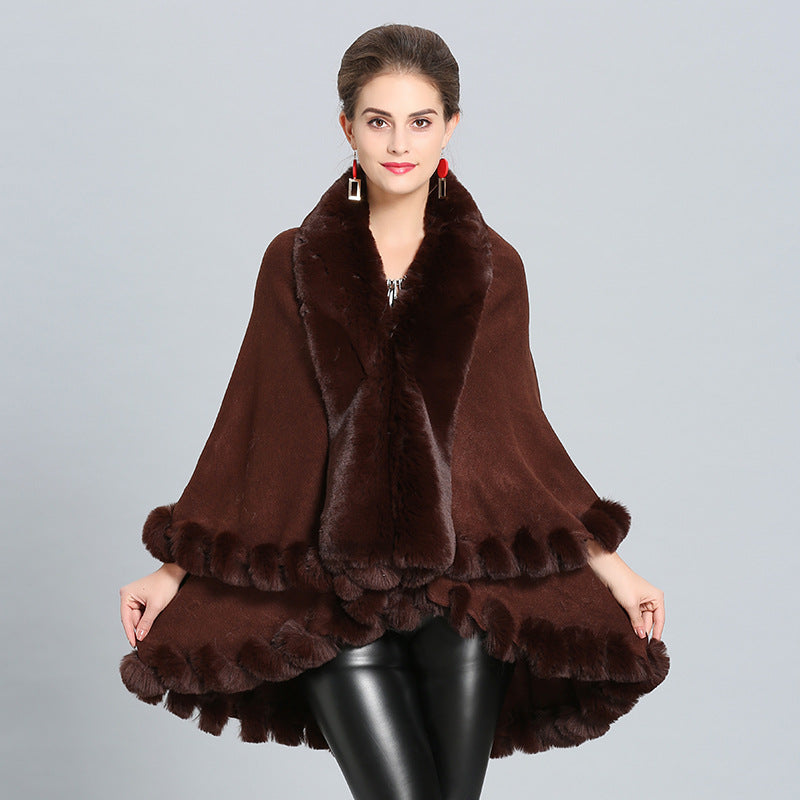 Damen Kapuzenponcho mit luxuriösem Fellkragen und eleganter Umrandung R&B