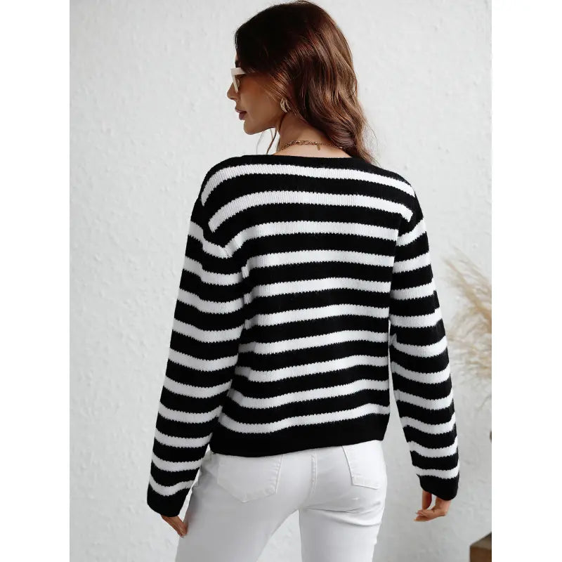 R&B | grob gestrickter Pullover mit Knopfleiste und seitlichen Taschen