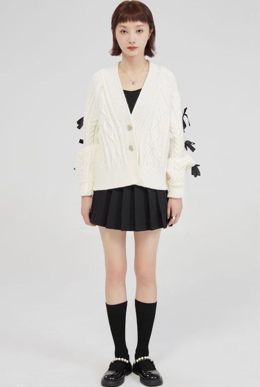 R&B | Strickjacke mit Schleifendetails