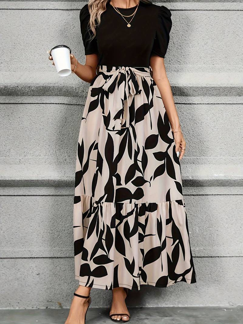 R&B | Kleid mit Floralem Druck und Rundhalsausschnitt