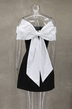 R&B | Ein-Wort-Schulter schwarz-weißes Kleid mit kontrastierender Schleife