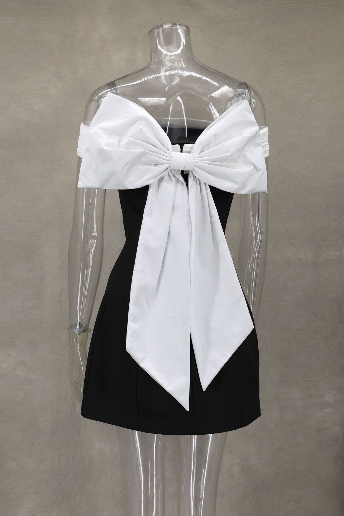 R&B | Ein-Wort-Schulter schwarz-weißes Kleid mit kontrastierender Schleife