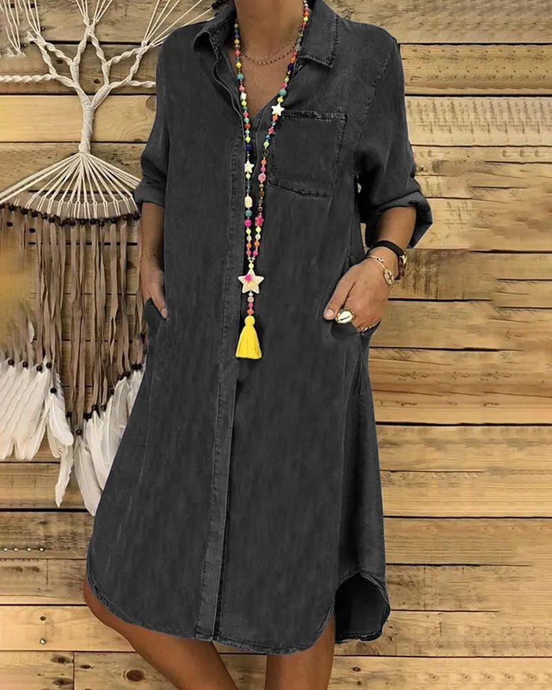 R&B | Jeans Midi-Kleid mit Umgeschlagenen Ärmeln und Brusttasche.