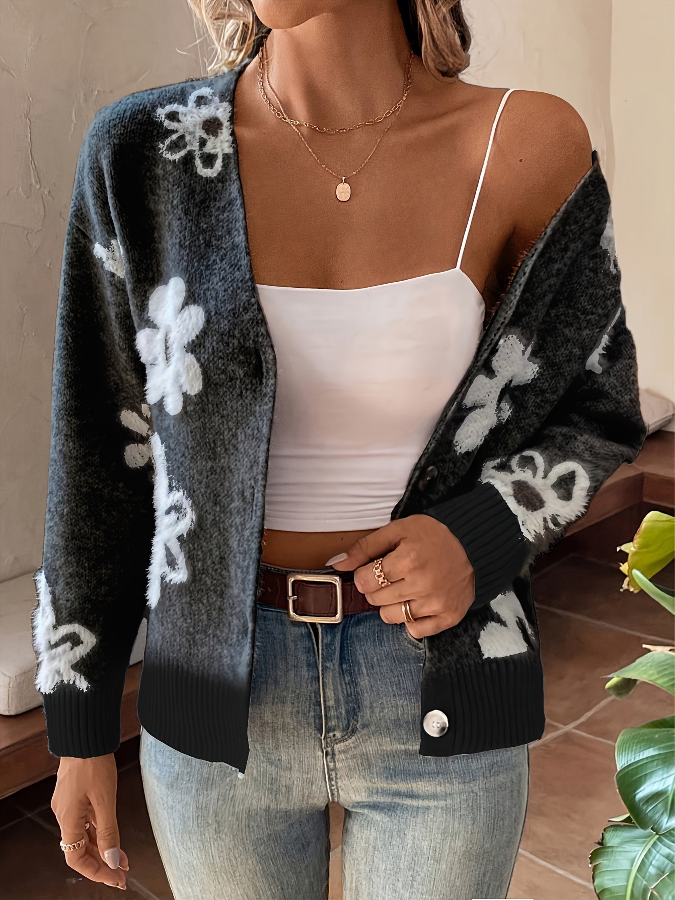 R&B | Weiche Strickjacke mit Blumenmuster Acryl Wärme und Stil