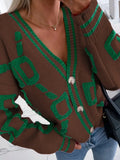Strickjacke mit V-Ausschnitt und hohem Kontrast