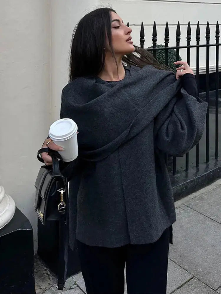 R&B | Elegante Cape Jacke Zeitloser Stil und Vielseitige Eleganz