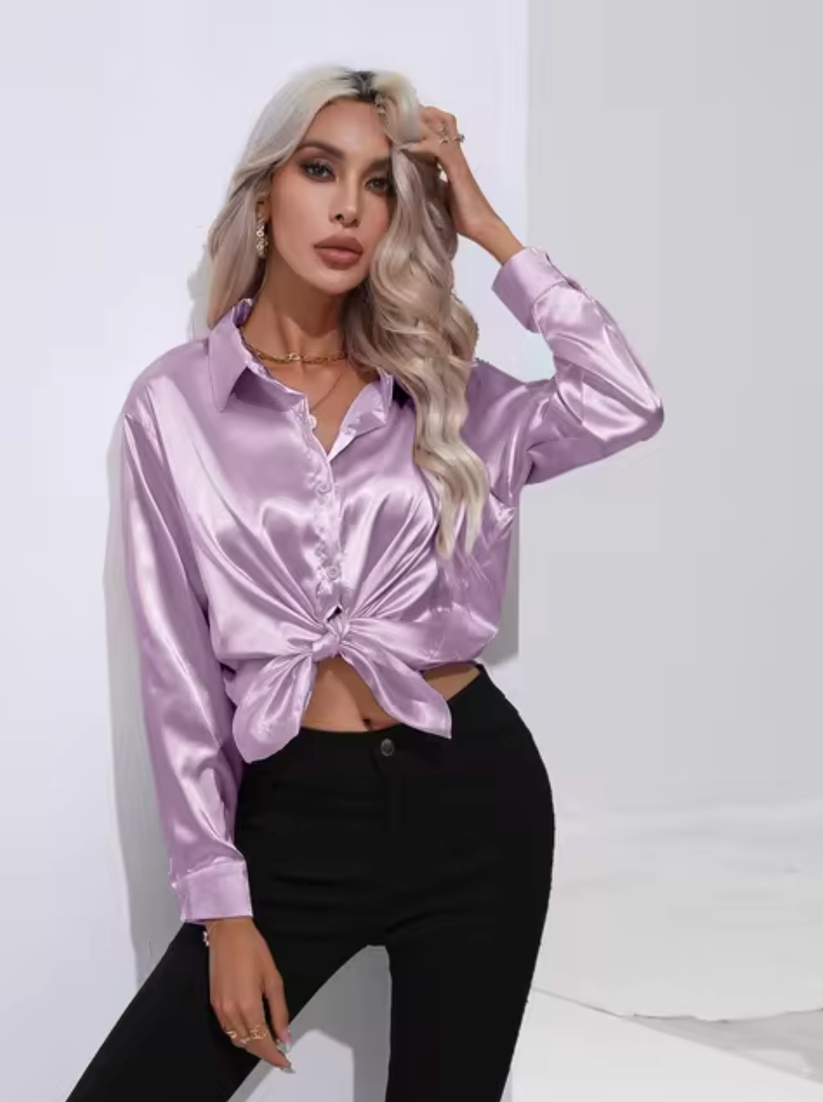 Satinbluse mit langen Ärmeln