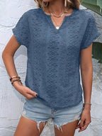 R&B | T-Shirt Mit Eingekerbtem Ausschnitt Und Lochstickerei