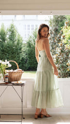 R&B | Kleid mit V-Ausschnitt und nackten Schultern