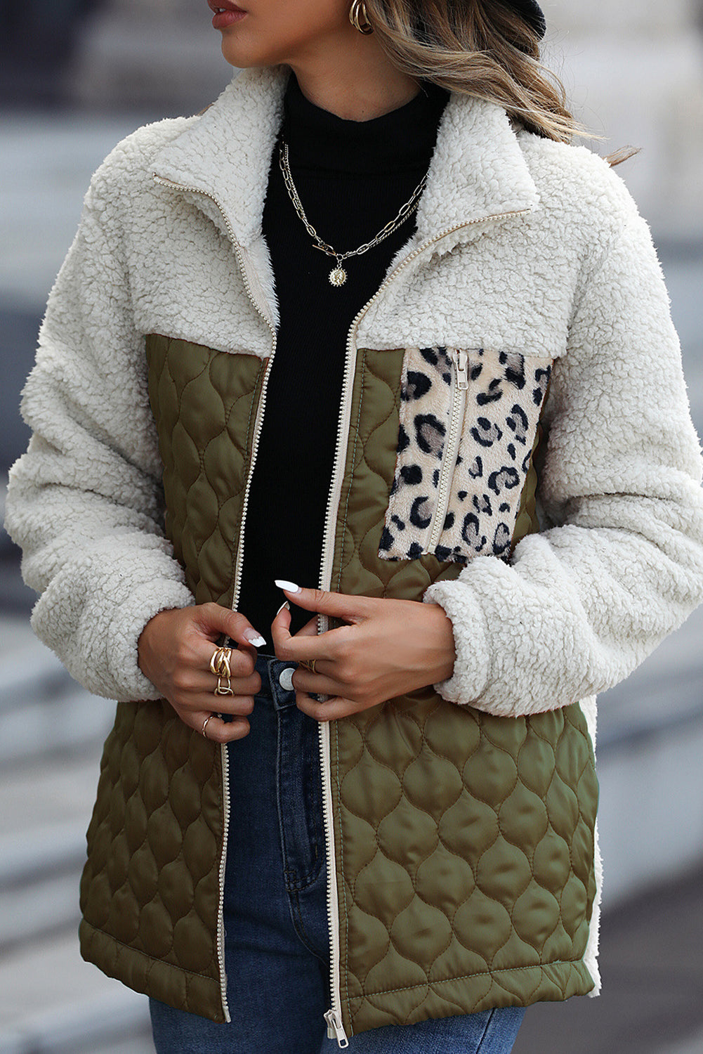 R&B | Zip-Jacke mit Stehkragen aus Sherpa mit Leoparden-Patches