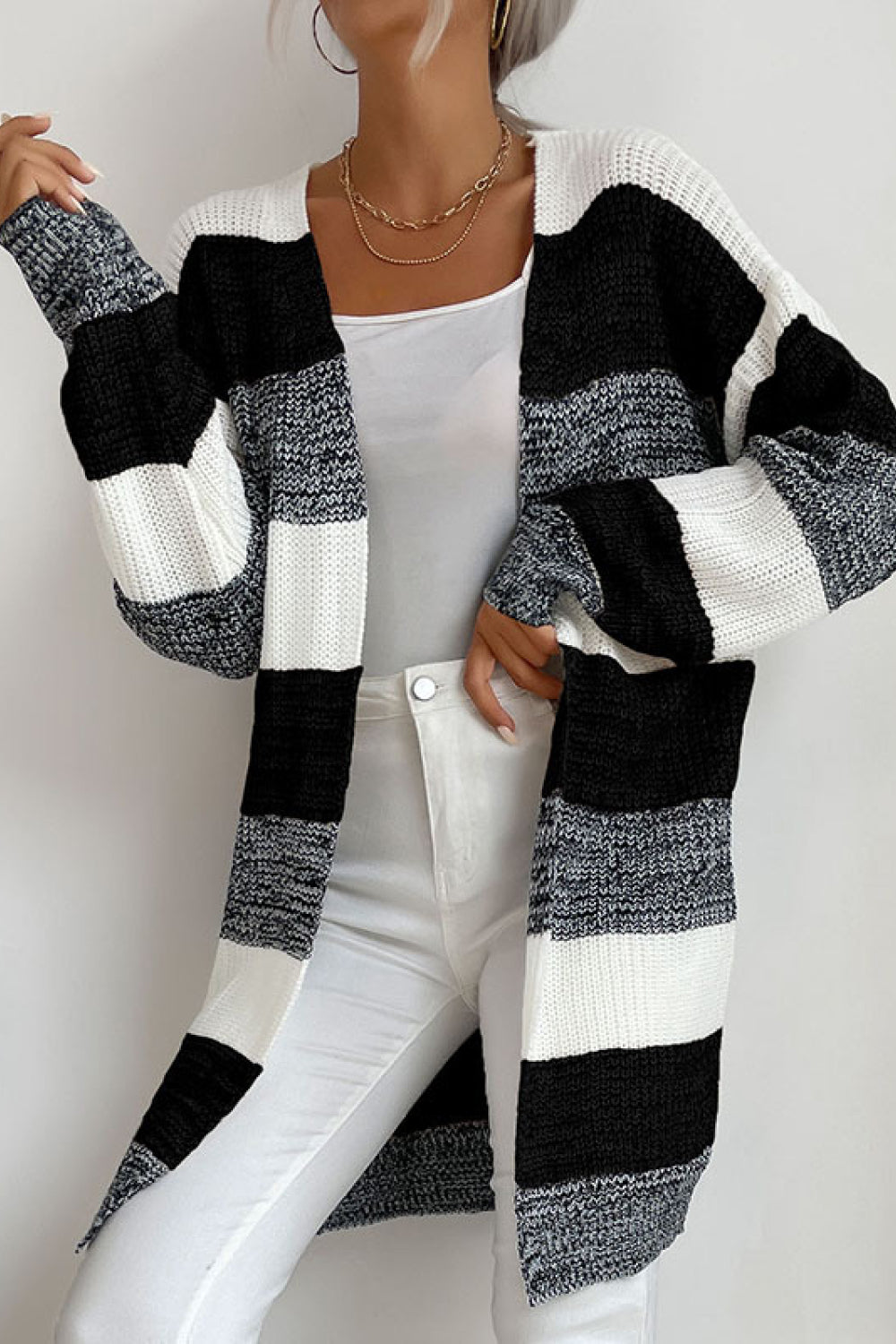 R&B | Einfache und Stilvolle Strickjacke