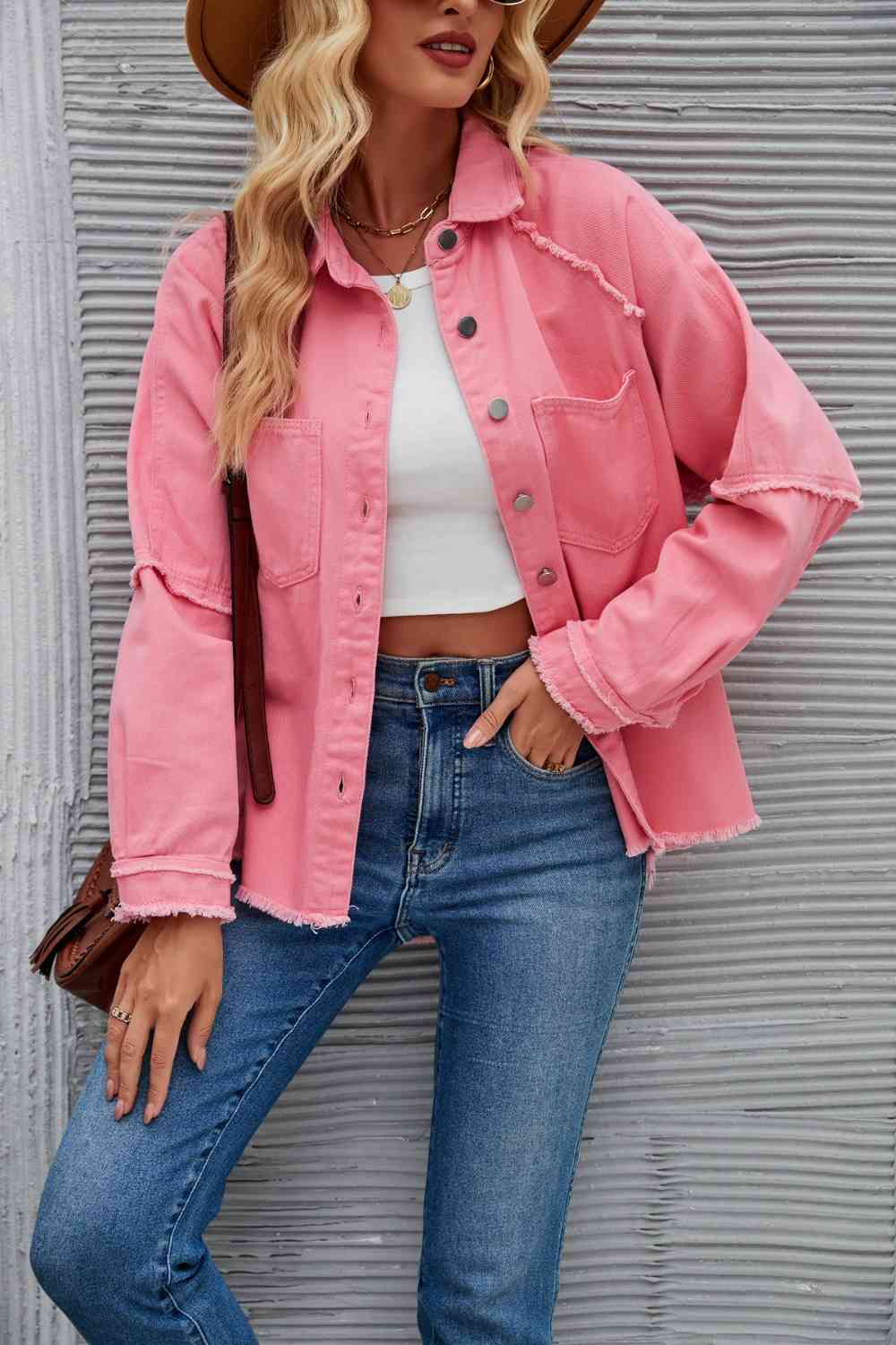 R&B | Raw Hem Kragen Denimjacke