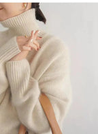 Redlich & Becker | Amelia Cashmere Rollkragenoberteil Luxuriös Schwarz oder Weiß
