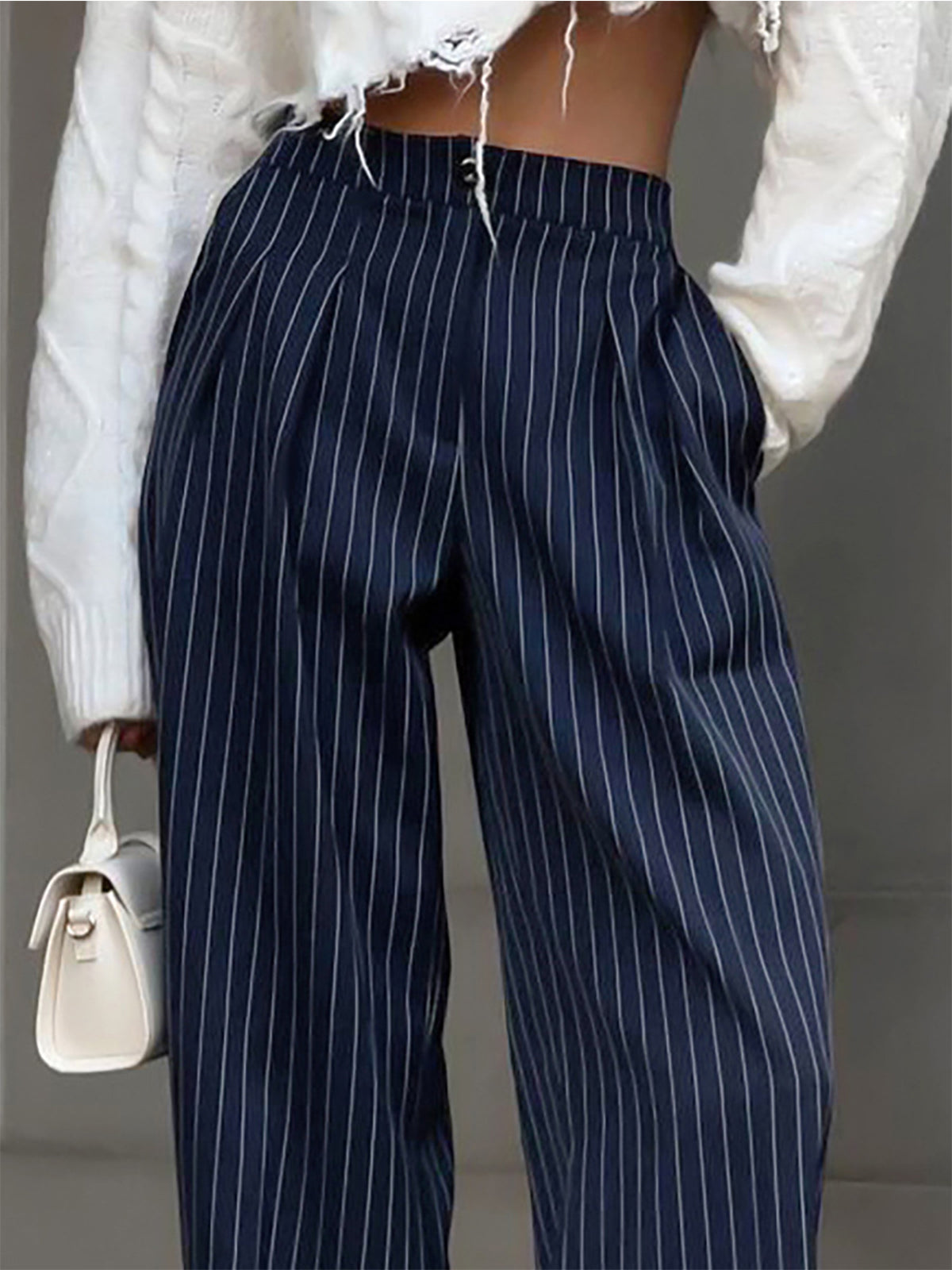 R&B | Elegante Nadelstreifen-Faltenhose mit Weitem Bein