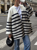 R&B | Strickjacke Gestreiftes Design Lässige Eleganz