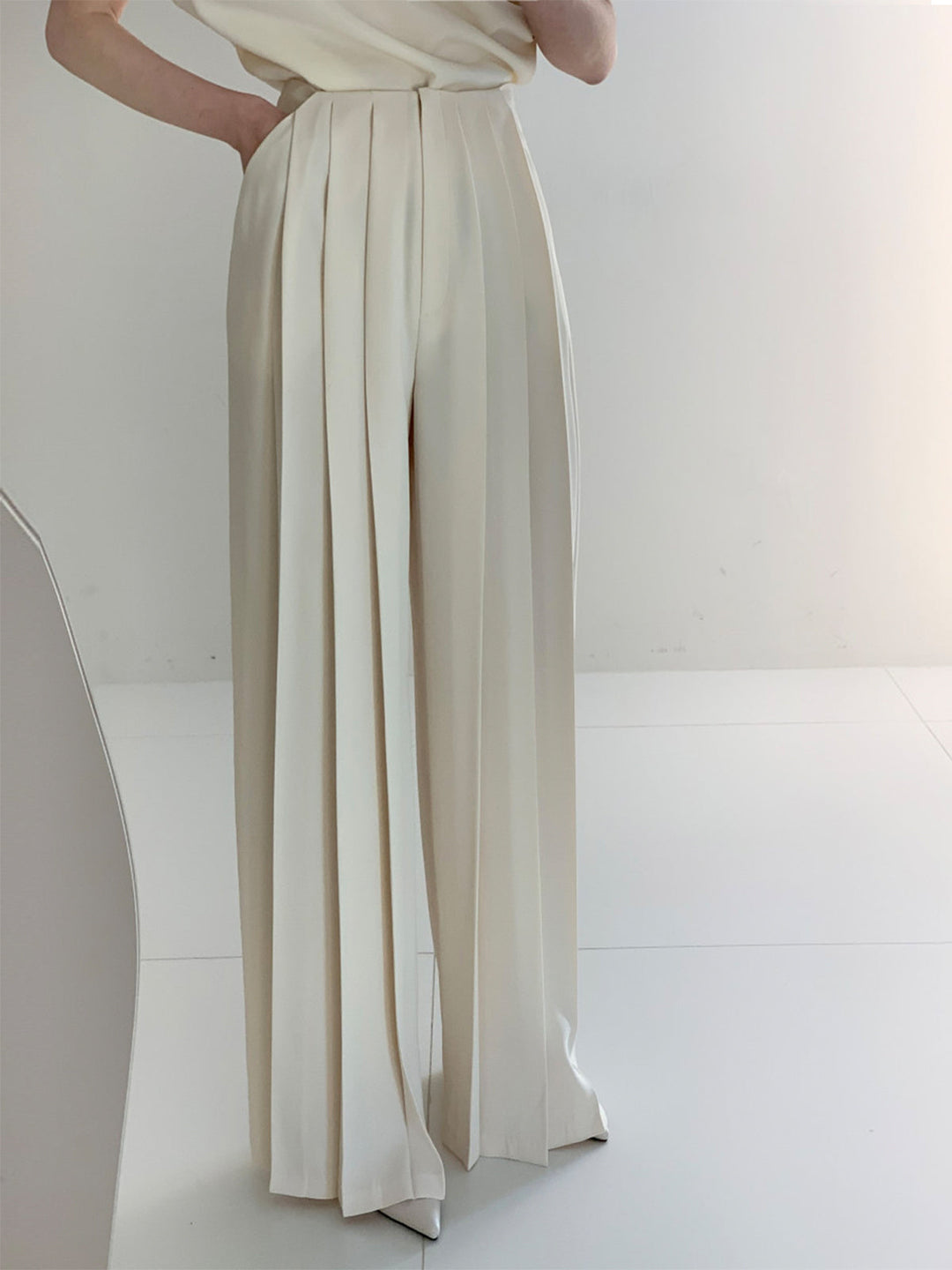 R&B | Elegante Plissierte High Waist Hose mit Weitem Bein