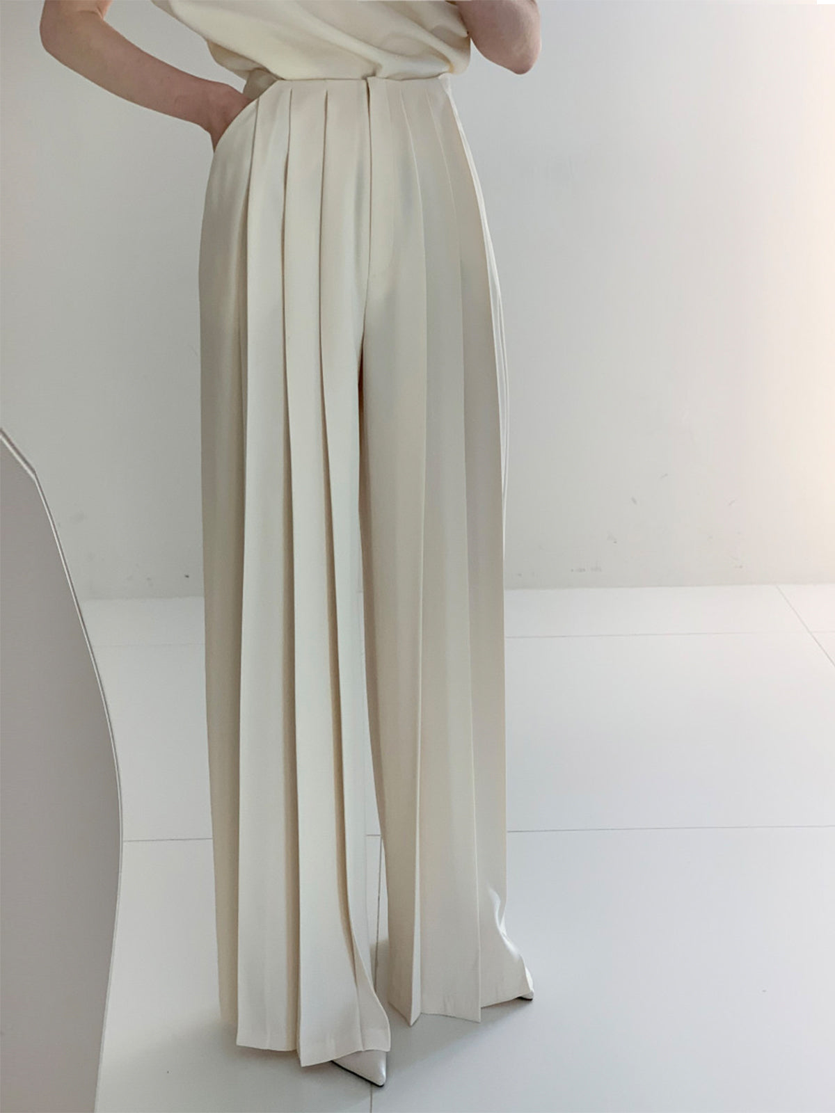 R&B | Elegante Plissierte High Waist Hose mit Weitem Bein