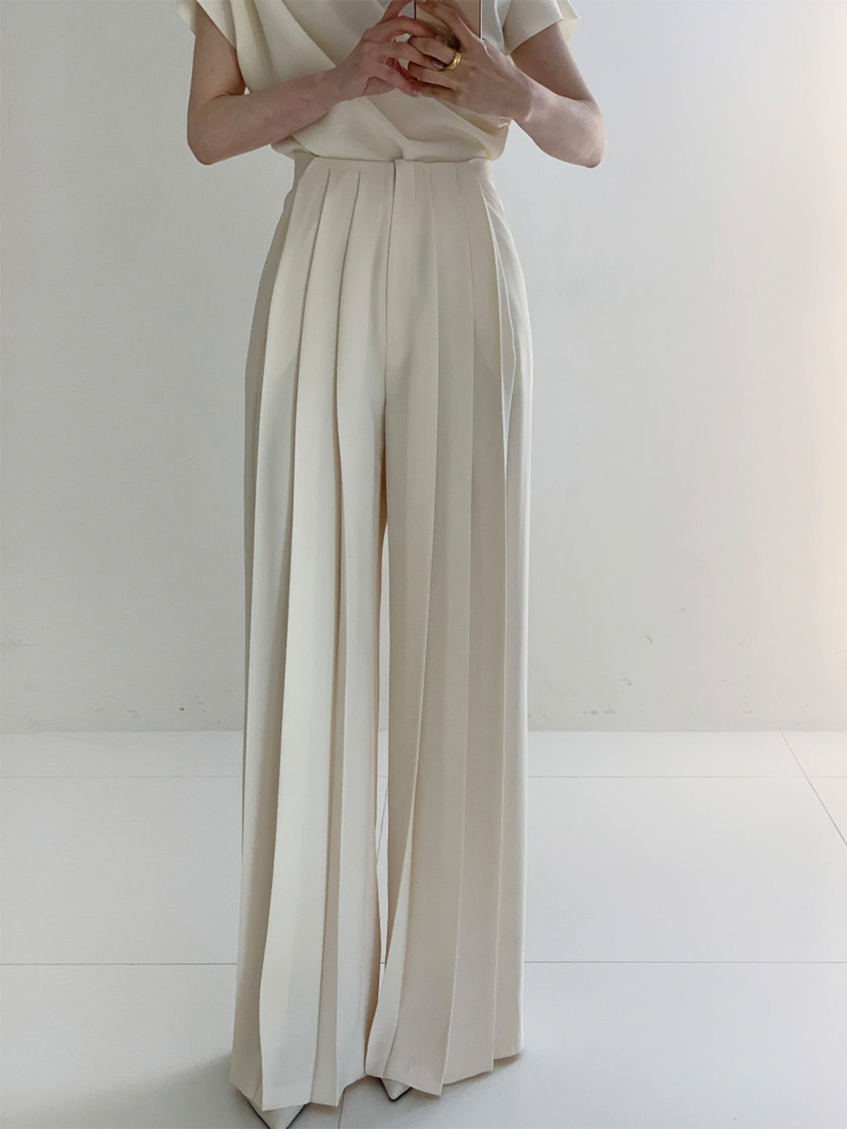 R&B | Elegante Plissierte High Waist Hose mit Weitem Bein