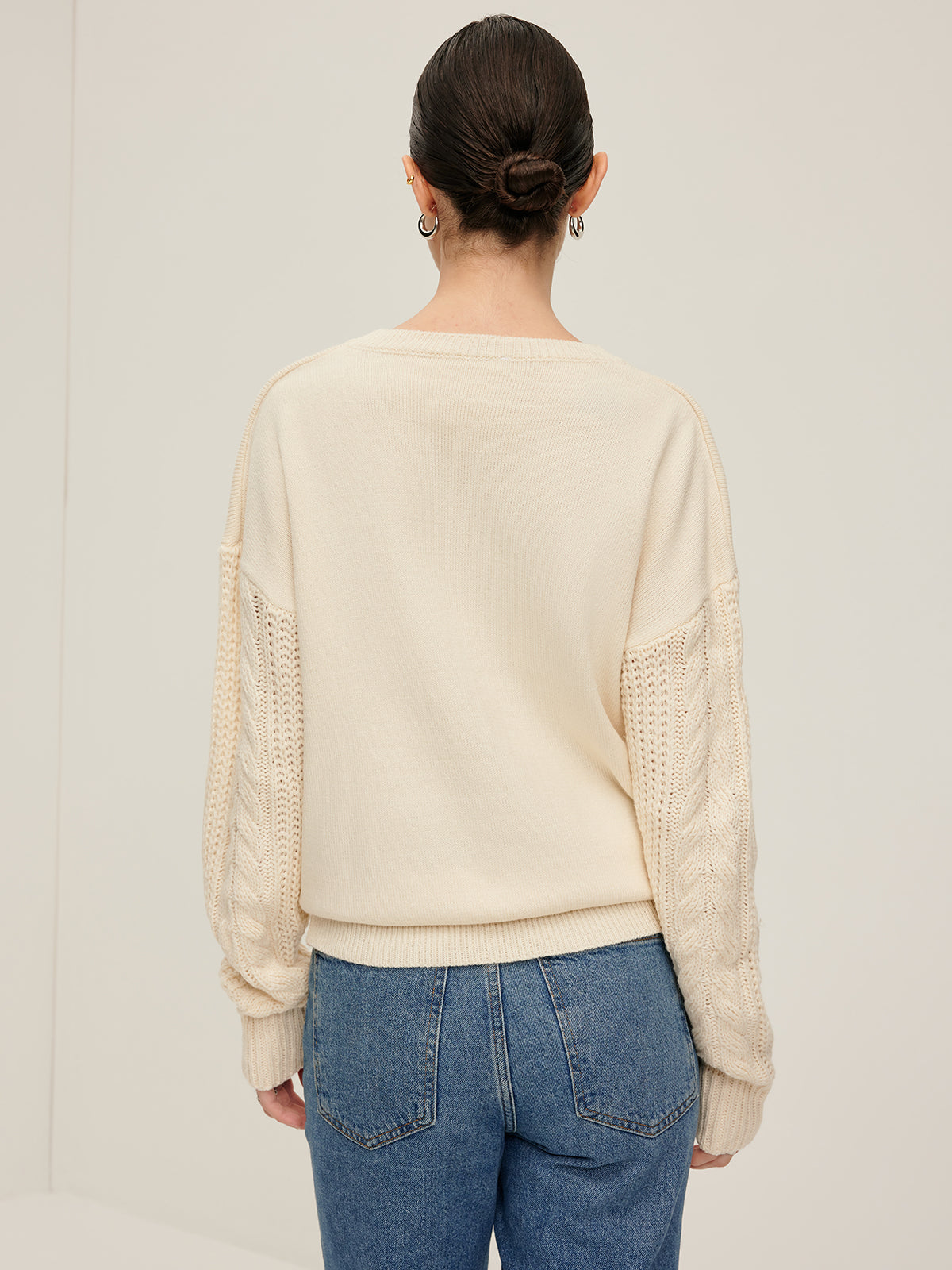 R&B | Strickpullover mit Kabelstrickärmeln Lockere Passform und Moderne Details Bequem und Zeitlos