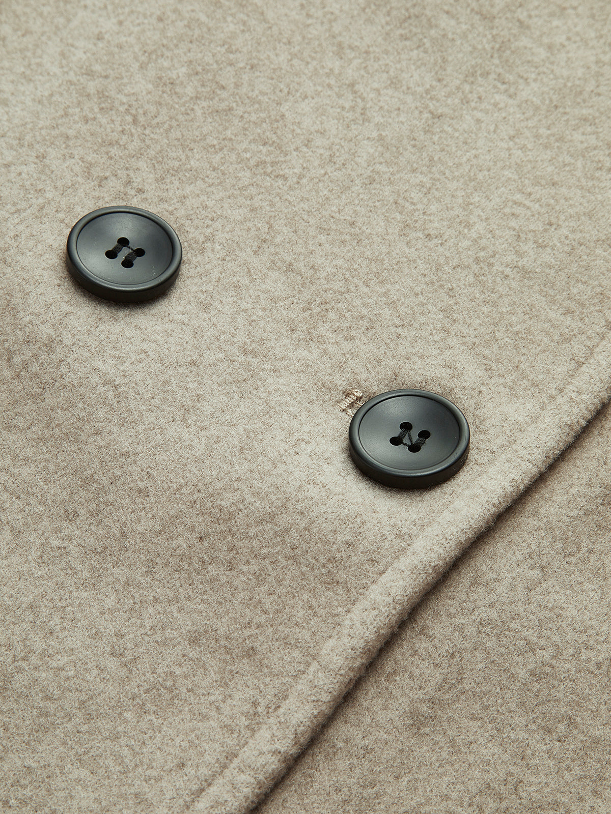 R&B | Jacke mit übergroßer Knopfleiste