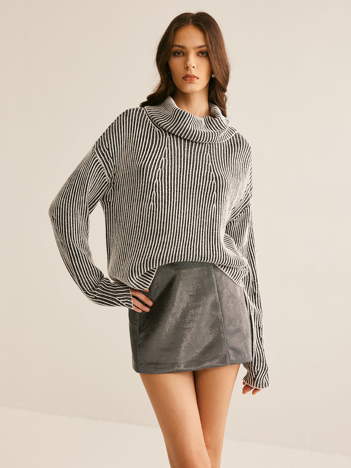 R&B | Strickpullover Gestreiftes Design und Kragen Zeitlose Mode