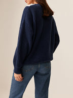 R&B | Off-shoulder Strickbluse Komfortabel und Stilvoll V-ausschnitt Detail