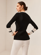 R&B | Rippstrickbluse Kontrastelemente Modern und Elegant