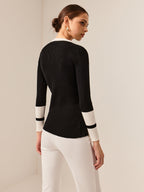 R&B | Rippstrickbluse Kontrastelemente Modern und Elegant