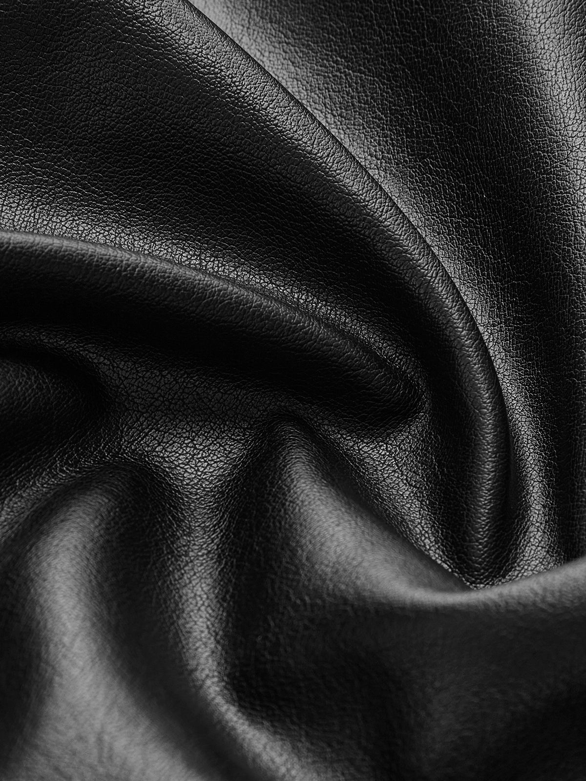 R&B | Gürtelte Kunstlederjacke