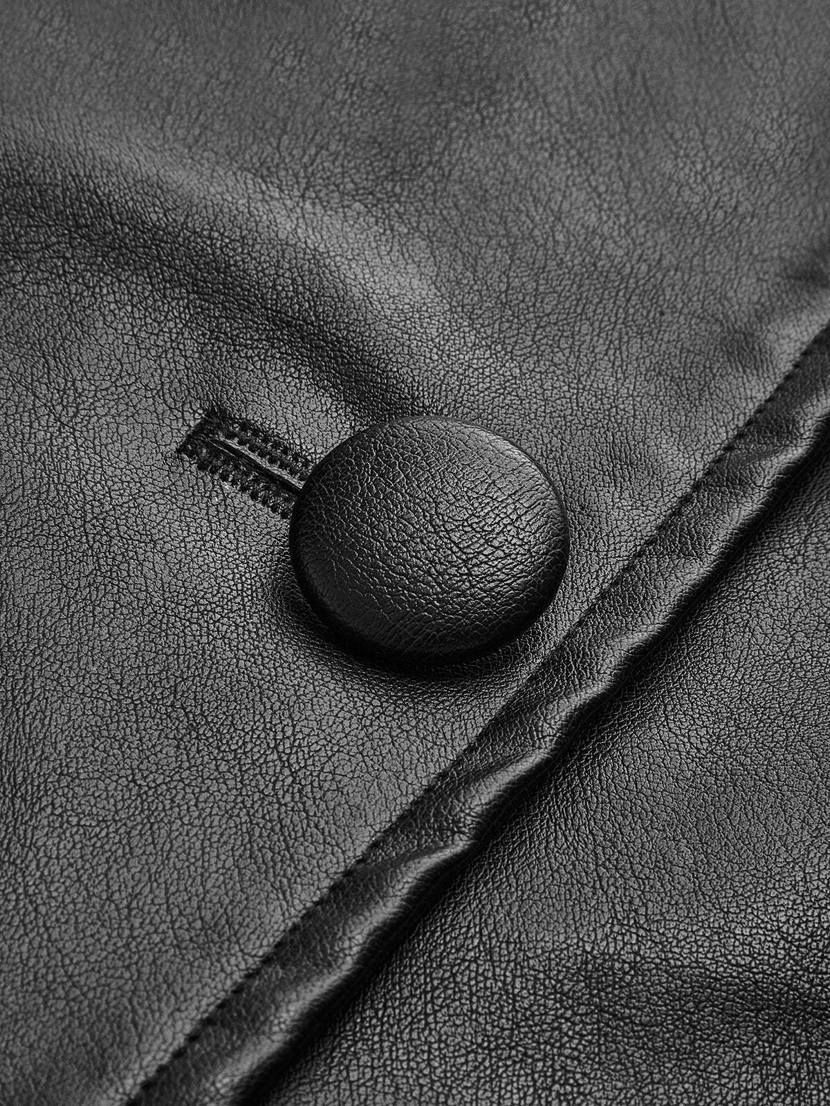 R&B | Gürtelte Kunstlederjacke