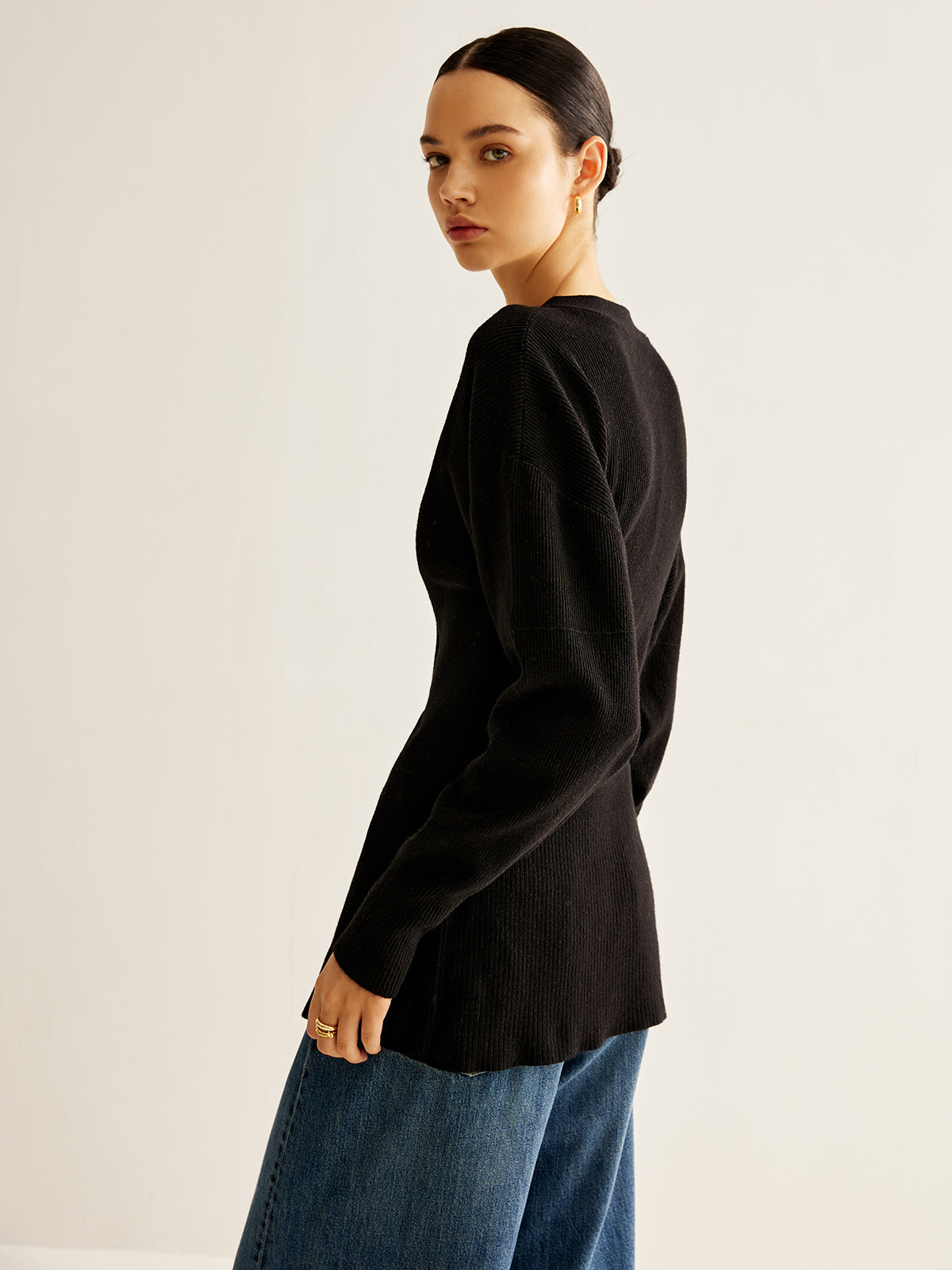 R&B | Cardigan mit Tiefem V-ausschnitt und Knöpfen Lässige Passform Minimalistisch und Zeitlos