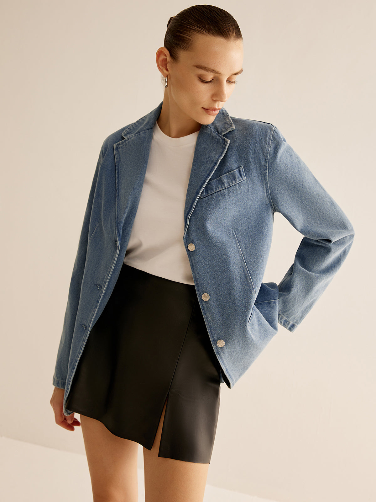 R&B | Denimjacke mit Knopfverschluss Klassischer Schnitt Lässig und Vielseitig
