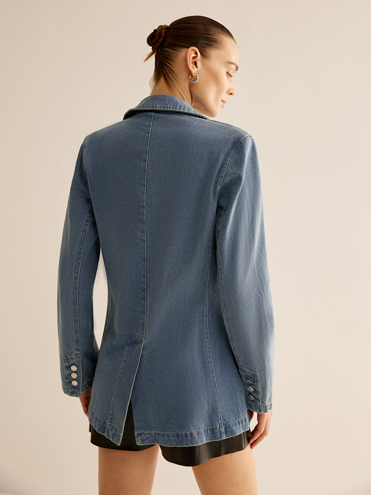 R&B | Denimjacke mit Knopfverschluss Klassischer Schnitt Lässig und Vielseitig