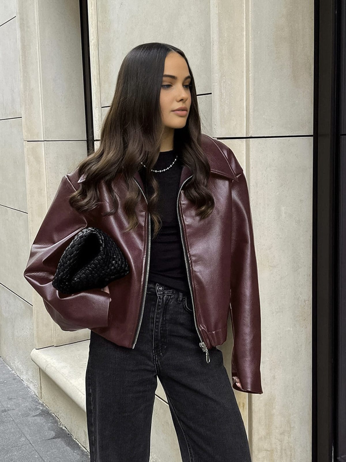 R&B | Minimalistische Kunstlederjacke in Burgunderrot Modern und Vielseitig